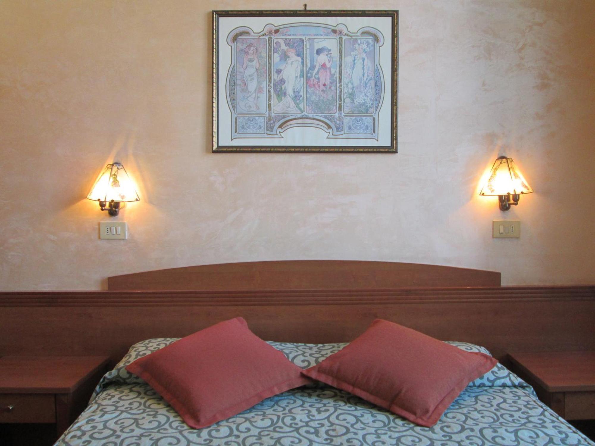 Hotel Italia Марина-ди-Масса Экстерьер фото